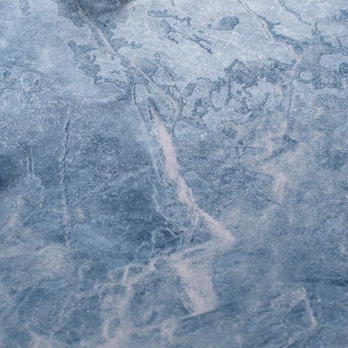 Ice Motiv Ordner Veredelung in Blau" 

This phrase is already in German and does not require translation. It can be understood as "Ice motif binder refinement in blue." If you want to make it sound more natural, you could say: "Blaue Ordner mit Eis-Motiv-Veredelung.