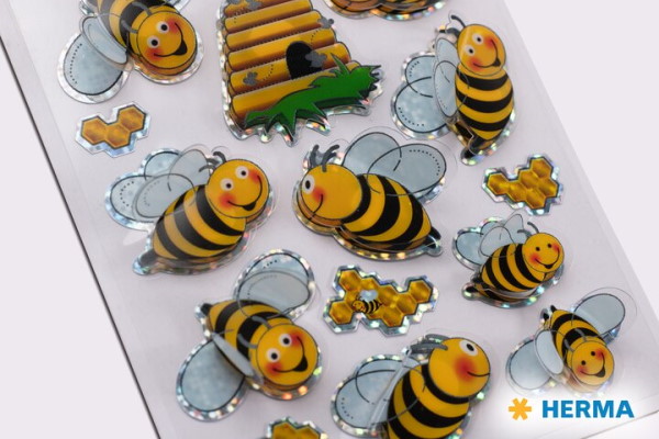 The term "Bienensticker" remains the same in German, as it is a specific term that refers to a type of embroidery or decorative stitching that resembles bees or bee motifs. If you need a more detailed explanation or context about "Bienensticker," please provide additional information!