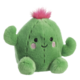 Kuscheliger, grüner Kaktus mit einem lächelnden Gesicht und rosa Blüte auf dem Kopf, mit kleinen Armen und weichem Material.