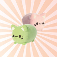 Aprikosefarbener Strahlenhintergrund mit dem Tasy Peach Kuscheltier von Aurora