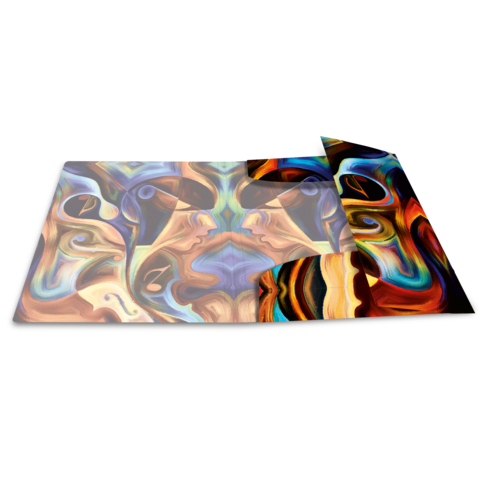 Abstrakte Kunst mit lebhaften Farben und geschwungenen Formen, die Gesichter und Masken darstellen.