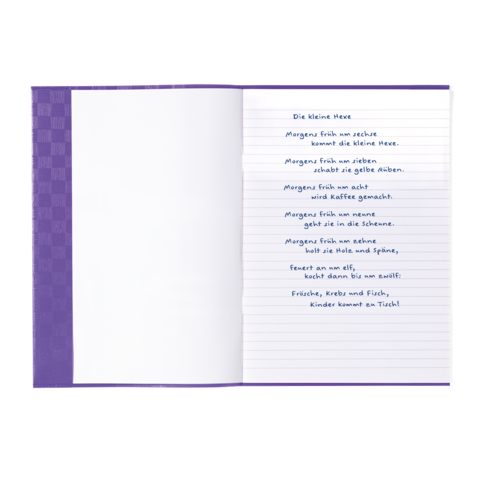 Ein offenes Notizbuch mit handschriftlichem Text über eine kleine Hexe und ihre Aktivitäten am Morgen. Die Seiten sind liniert und farblich gestaltet.