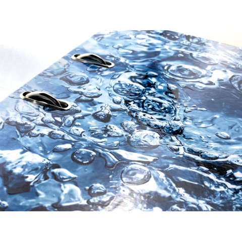 Wassertropfen und Blasen auf einer blauen Oberfläche, mit zwei Griffen an der Oberseite.