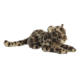 Plüschleopard in liegender Position mit geflecktem Fell und aufmerksamen Augen.
