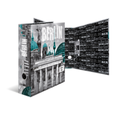 Ein Ordner mit einem grafischen Design, das das Brandenburger Tor und den Schriftzug "BERLIN" in verschiedenen Stilen zeigt.