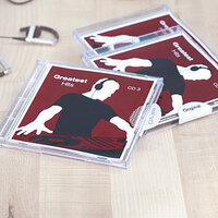 Anwendungsbeispiel für Verschlussetiketten auf einer CD-Hülle