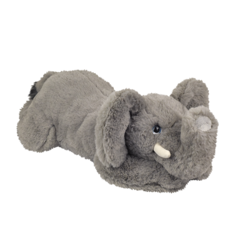 Graues Plüschelefant-Spielzeug mit großen Ohren und einem kleinen Stoßzahn, in liegender Position.