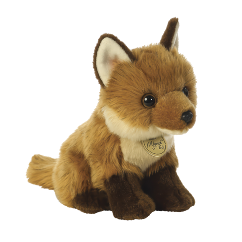 Plüschfuchs mit braunem Fell und großen Augen, sitzt aufrecht. Die Ohren sind spitz und die Schnauze ist kurz.