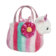 Streifige, plüschige Handtasche in Rosa, Grün und Weiß mit einer weißen Katzenfigur und einer blühenden Verzierung auf der Vorderseite.