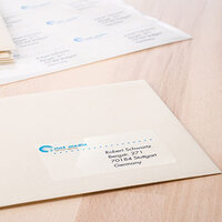 Adressaufkleber auf dem Briefumschlag