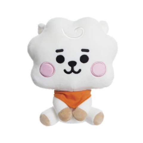 Ein niedliches, plüschiges Tier mit weißen Fell, rosa Wangen und einem orangefarbenen Halstuch sitzt aufrecht.